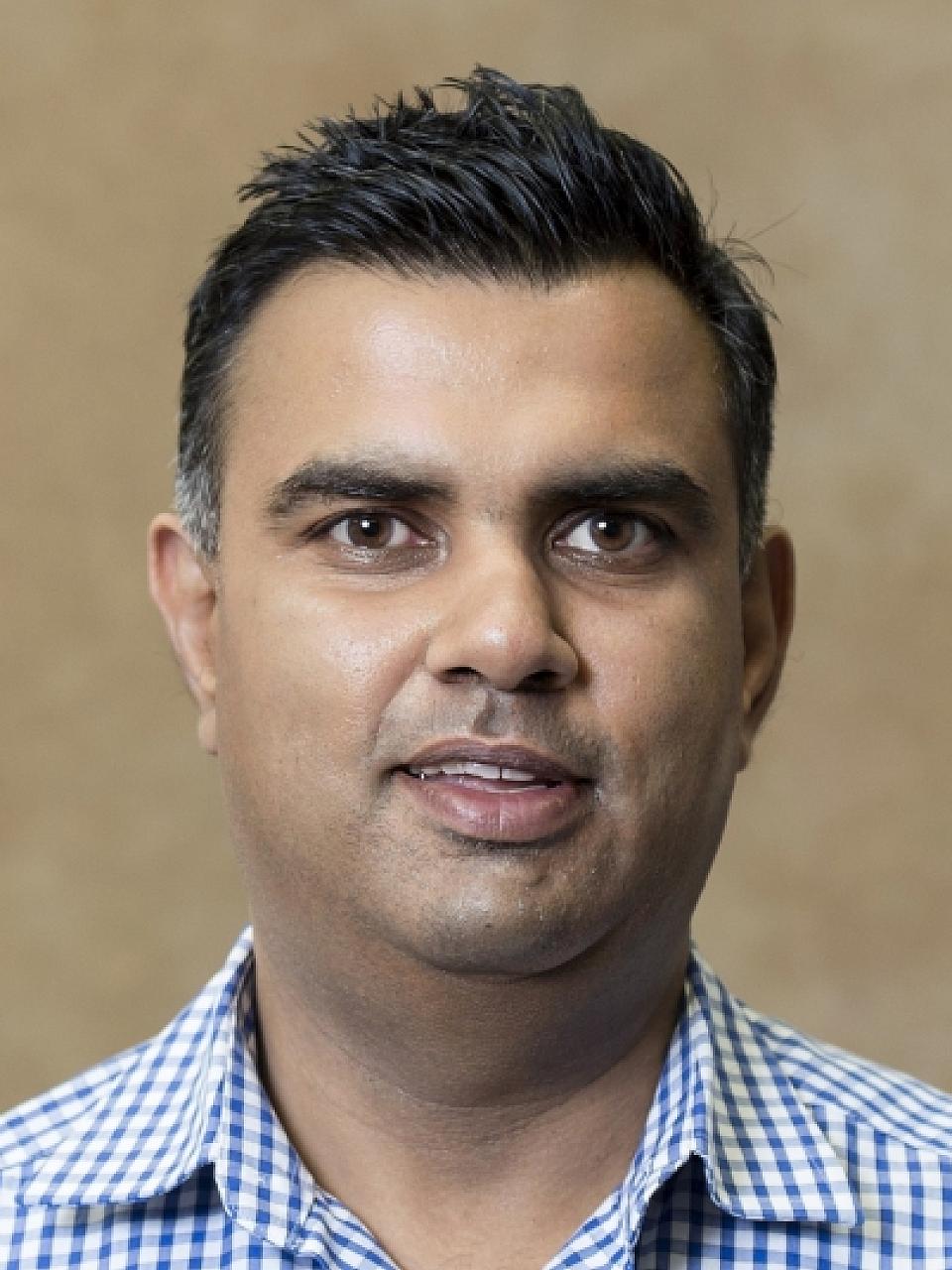 Dr. Amit Sethi